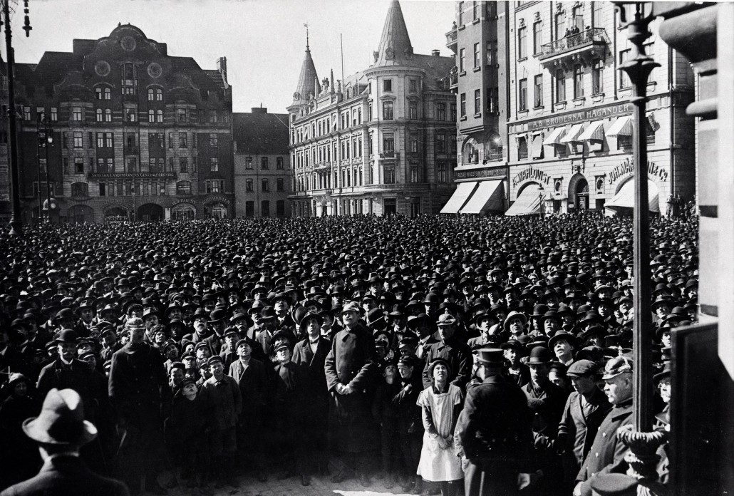Stortorget den 25. april 1917 – dyrtidsdemonstration med 30 000 deltagare.
